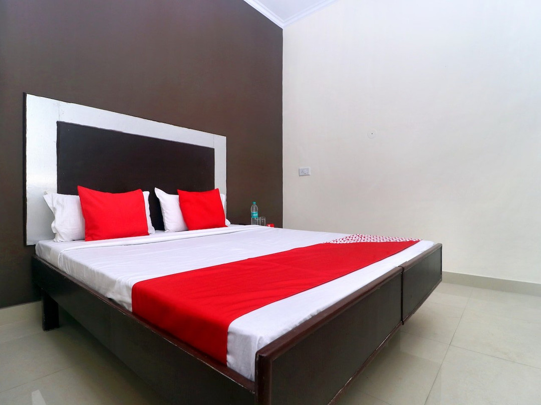 OYO 19355 Hotel Blessing Inn