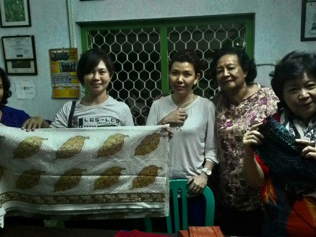 Rumah Batik & Tenun Rolla