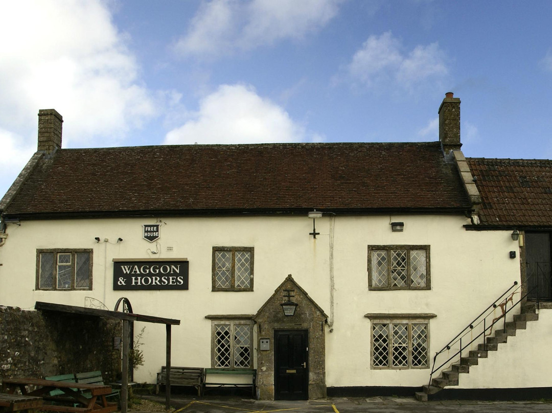 Holcombe旅游景点-Waggon & horses Free House