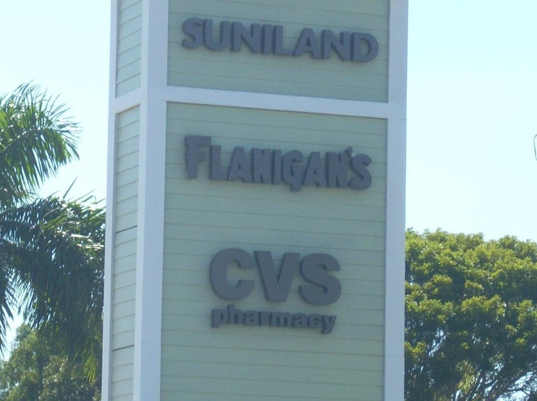 Suniland Plaza Shopping Center