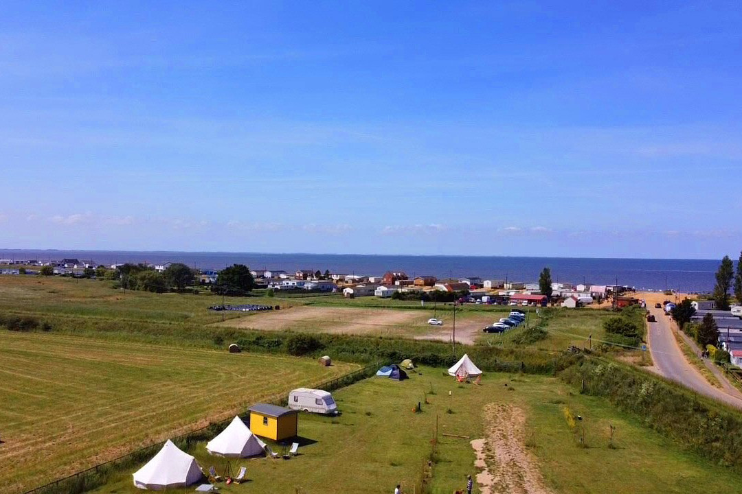 Hunstanton Beachside Glamping - Shepherd Huts & Bell Tents Dog Friendly