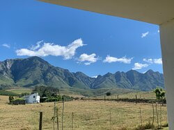 The Oaks Estate Greyton主图