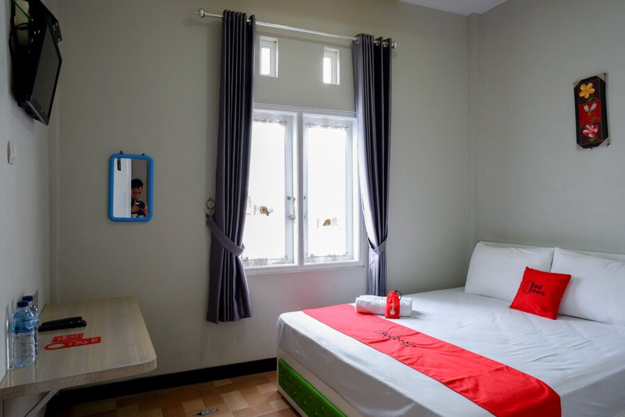 RedDoorz Syariah near Komplek Candi Arjuna Dieng