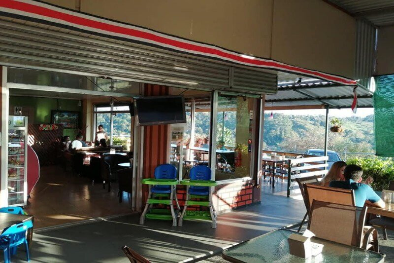 Tipico Cafe Y Algo Mas