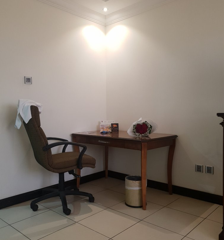 Ewan Ajman Suites Hotel主图