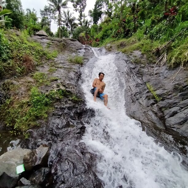 Lemukih Waterfall景点图片