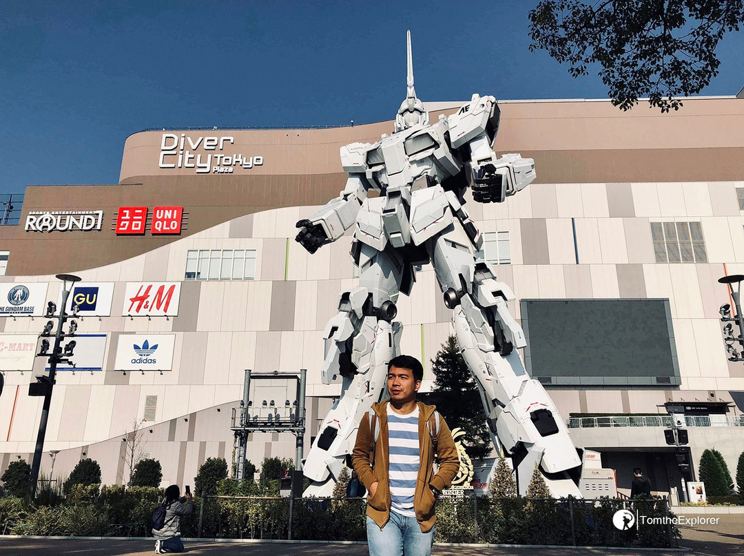 Unicorn Gundam Statue景点图片