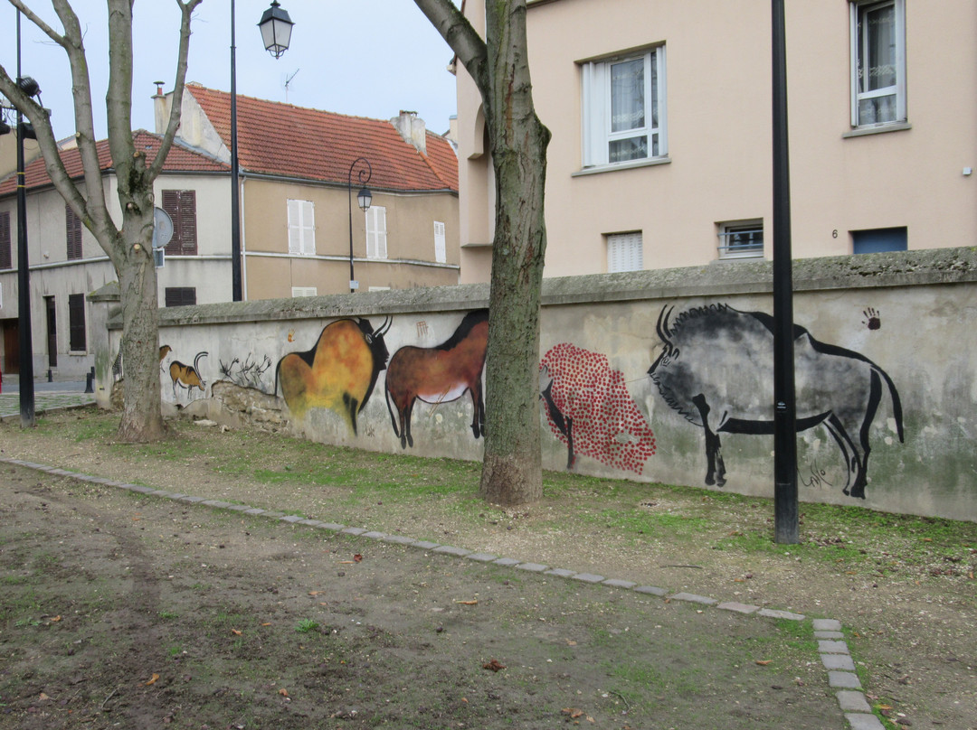 Fresque "Animaux de Lascaux"景点图片