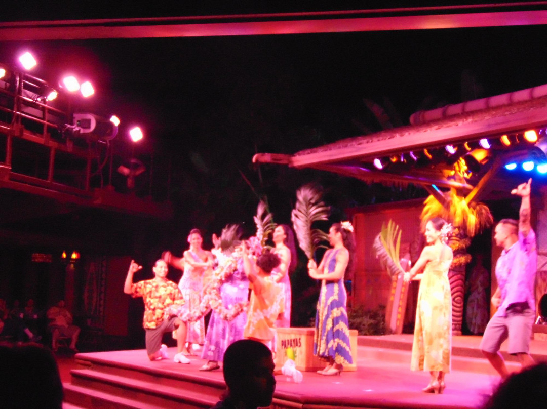 Disney's Spirit of Aloha Dinner Show景点图片