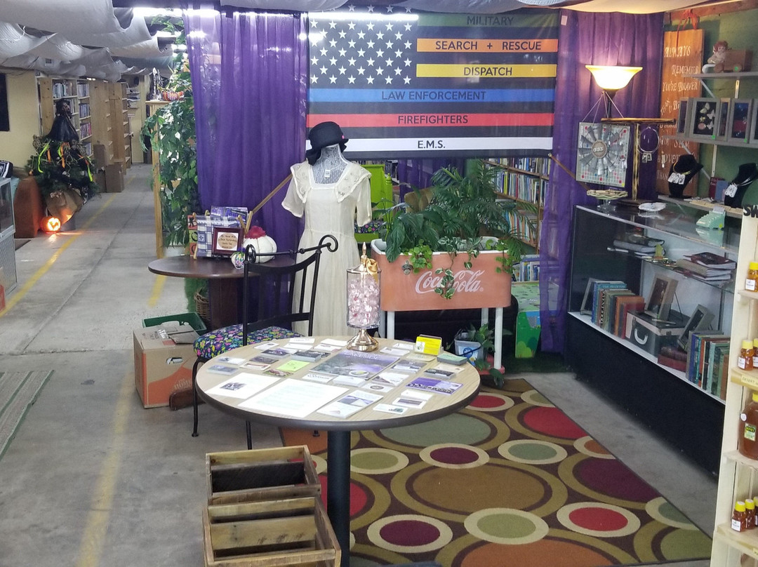 Books N Treasures-肖洛必去景点