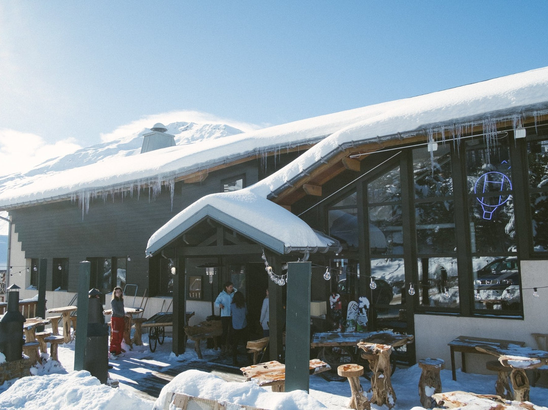 Alpeen Hotel