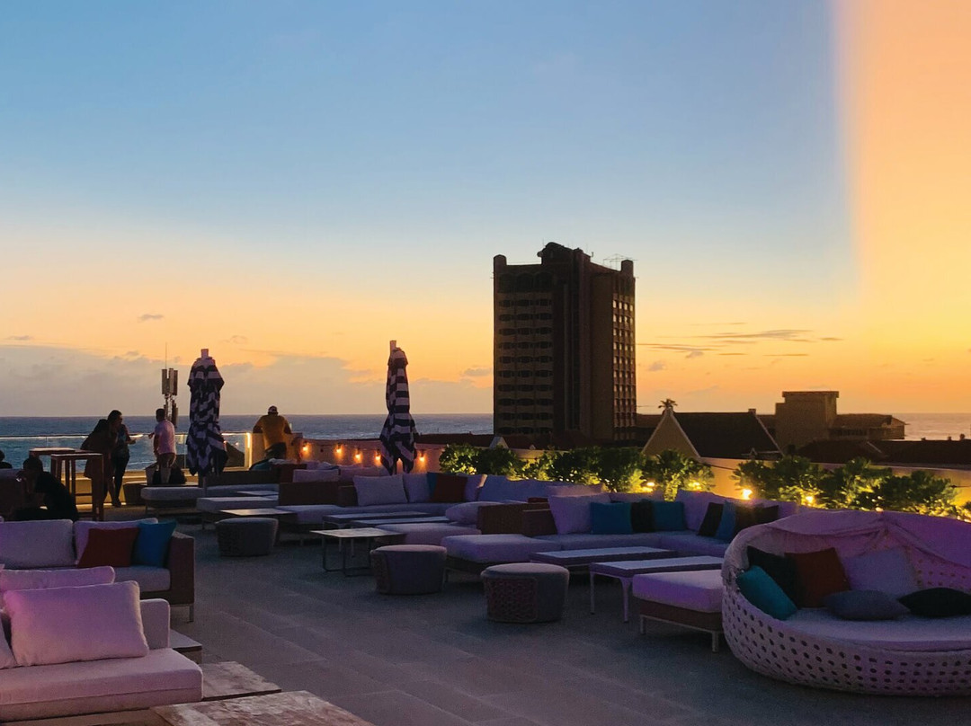 Cascada Rooftop Bar + Kitchen