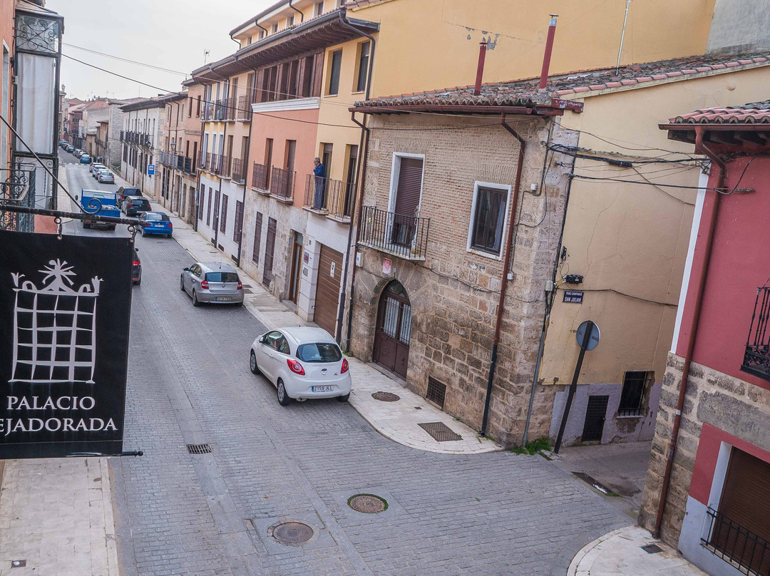 Palacio Rejadorada主图