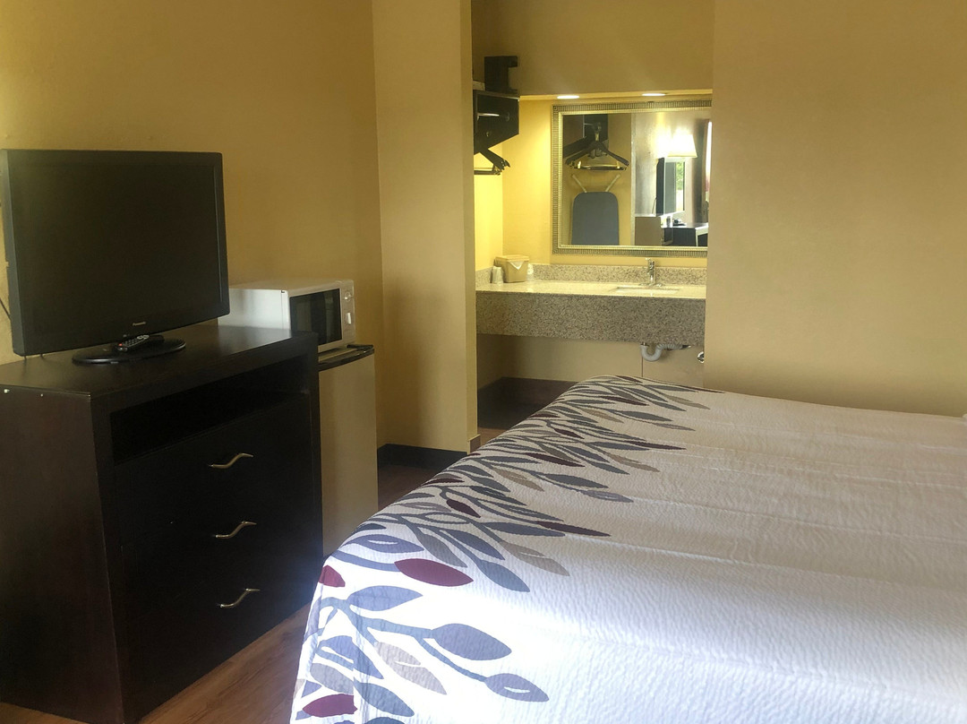 Red Roof Inn Berea主图