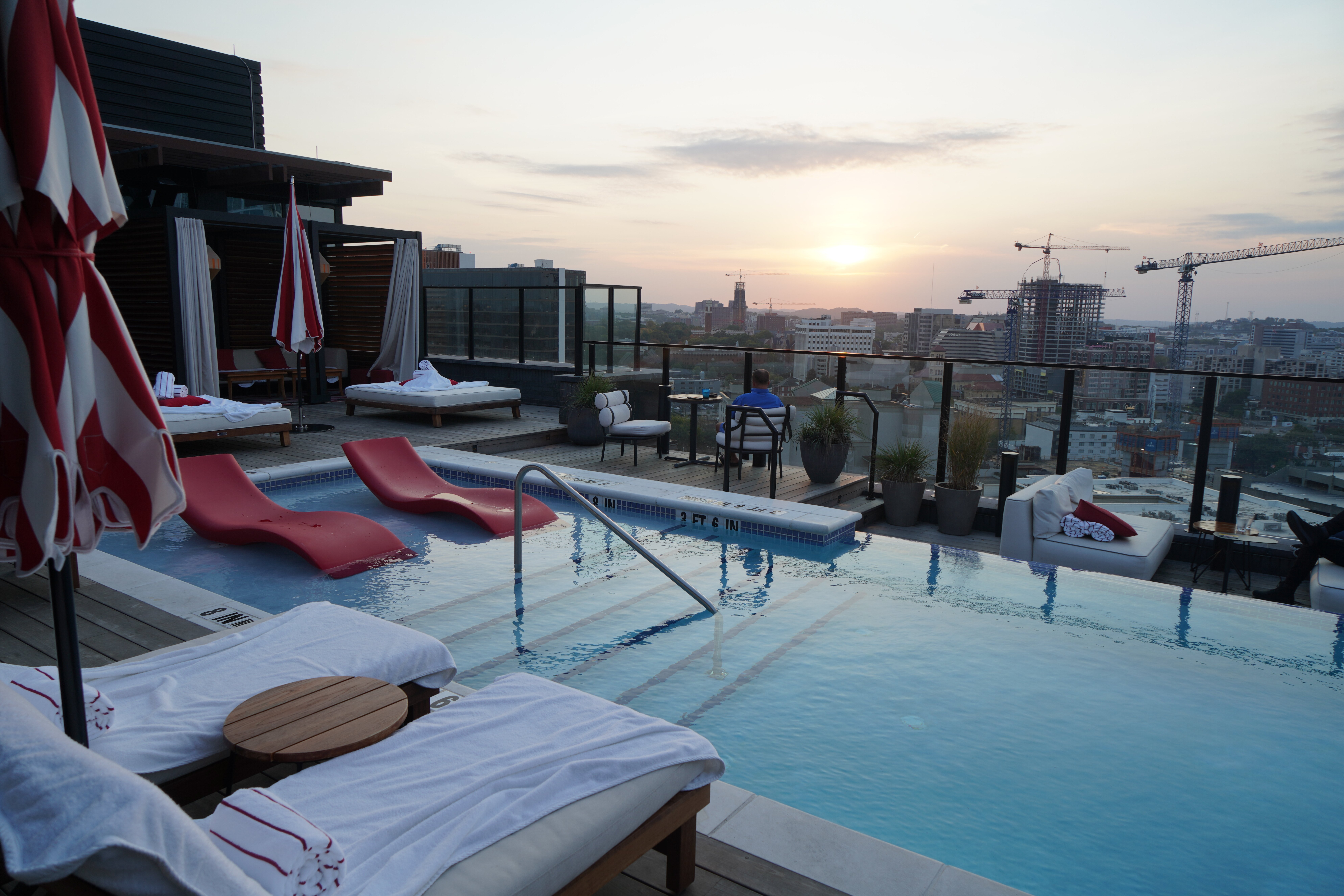 Virgin Hotels Nashville-泳池