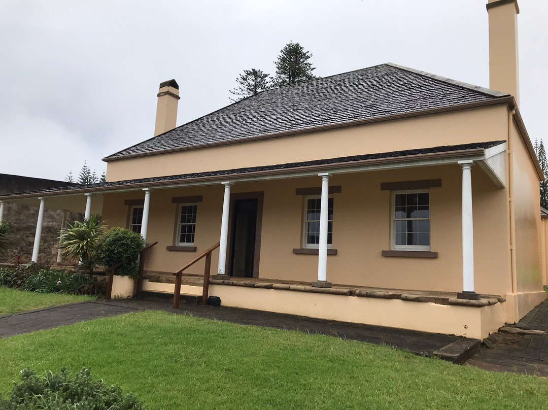 Old Military Barracks-金斯敦必去景点