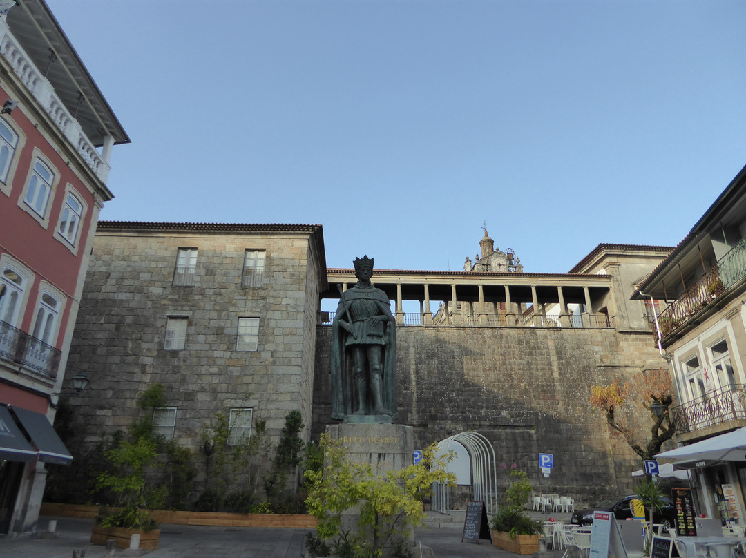 Estatua do Rei Dom Duarte-维塞乌必去景点