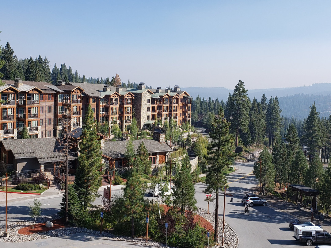 East West Hospitality主图