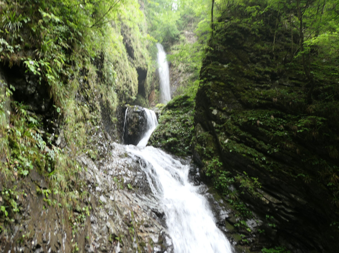 Ryuka Waterfall景点图片