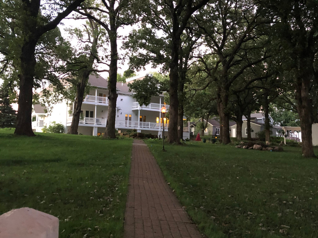 The Oakwood Inn主图