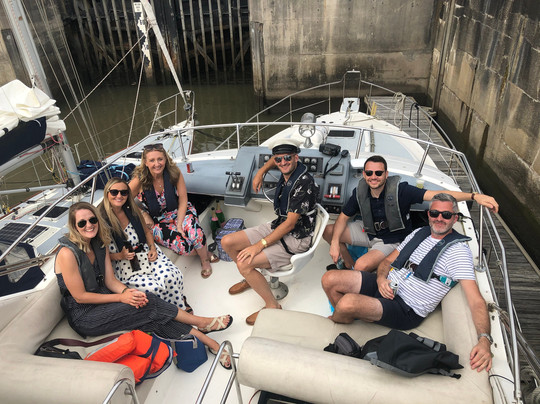 Liverpool Boat Charter-利物浦必去景点