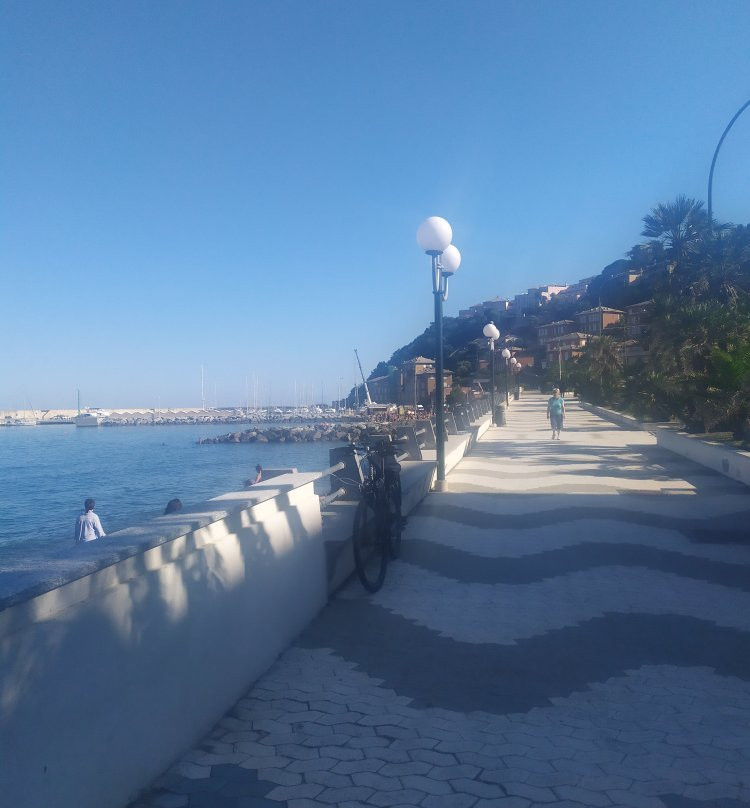 Passeggiata Lungomare Fabrizio De Andre-Arenzano必去景点