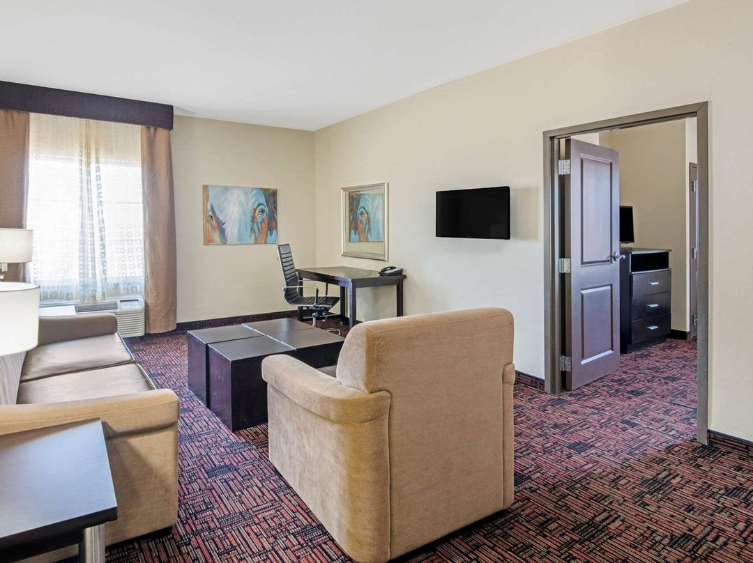 La Quinta Inn & Suites by Wyndham Elk City主图