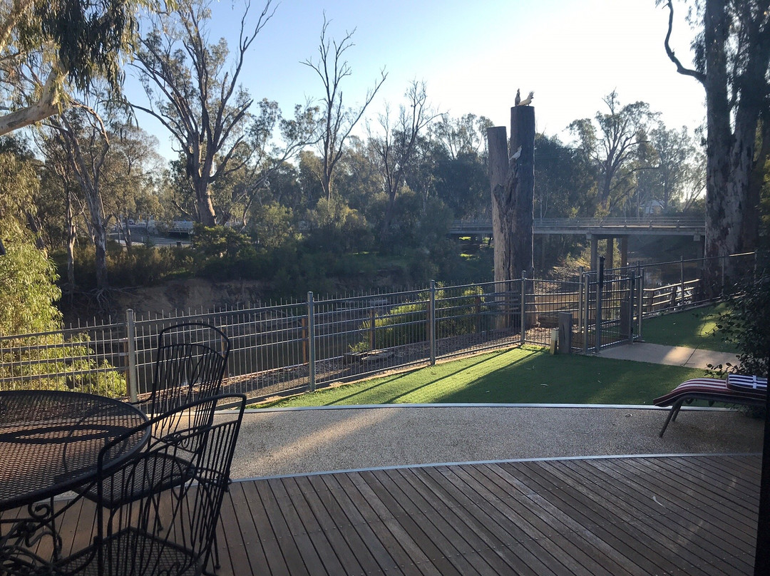 Adelphi Apartments主图