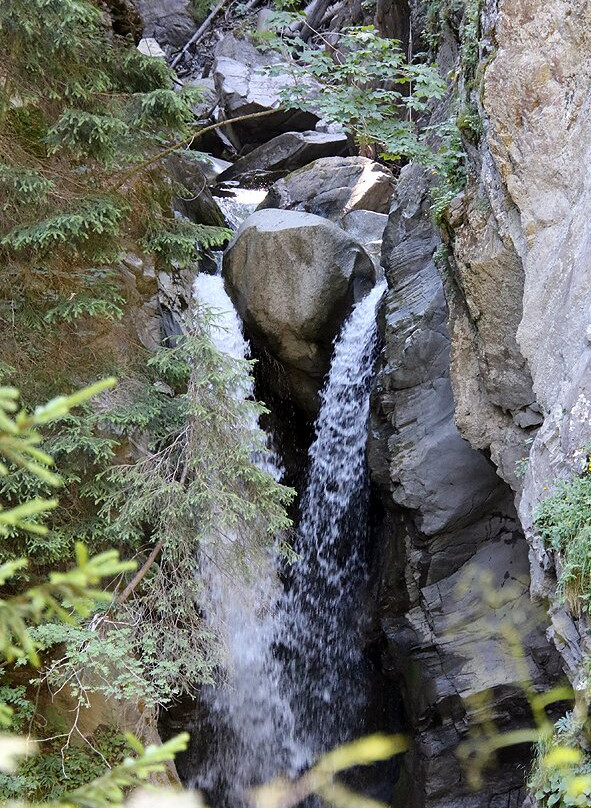 Cascade de la Belle Au Bois景点图片