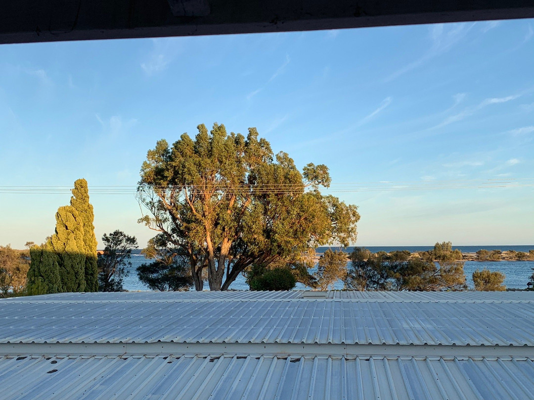 卡尔巴里海滨别墅酒店主图