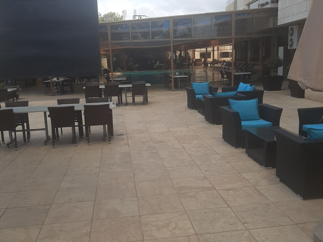 Holiday Beach Hotel主图