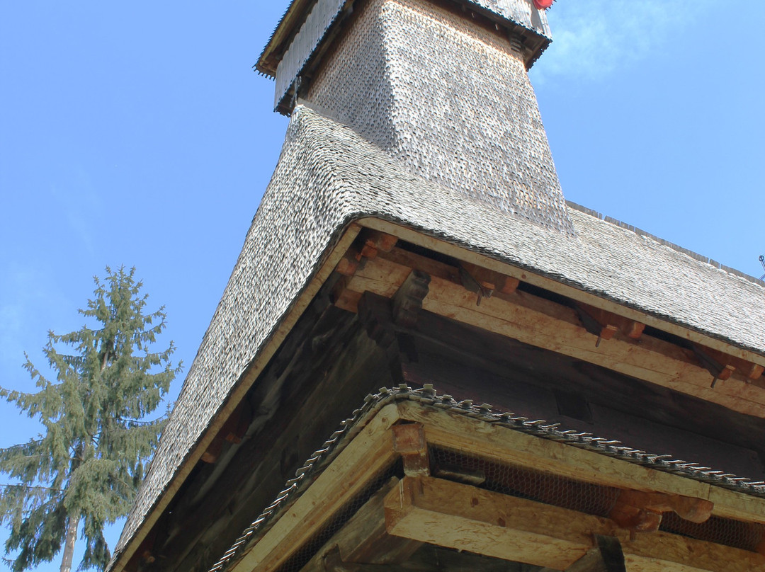 马拉穆列什县旅游景点-Holzkirche Von Sârbi Josani