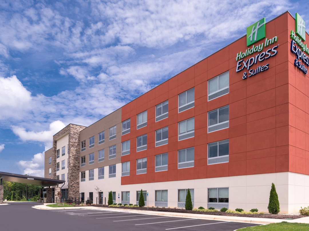 Holiday Inn Express & Suites Farmville by IHG主图
