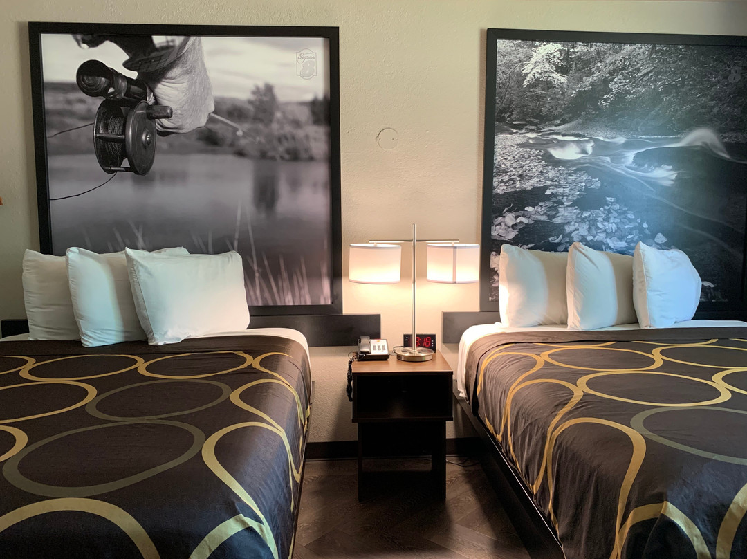 Super 8 by Wyndham Greeley主图