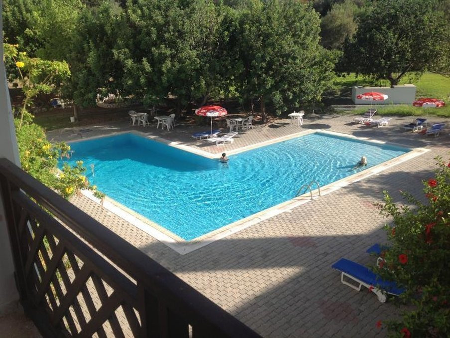 居泽尔亚丽俱乐部酒店主图