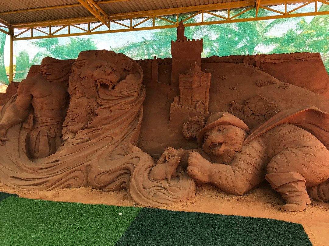 Forgotten Land Sand Sculpture Park景点图片