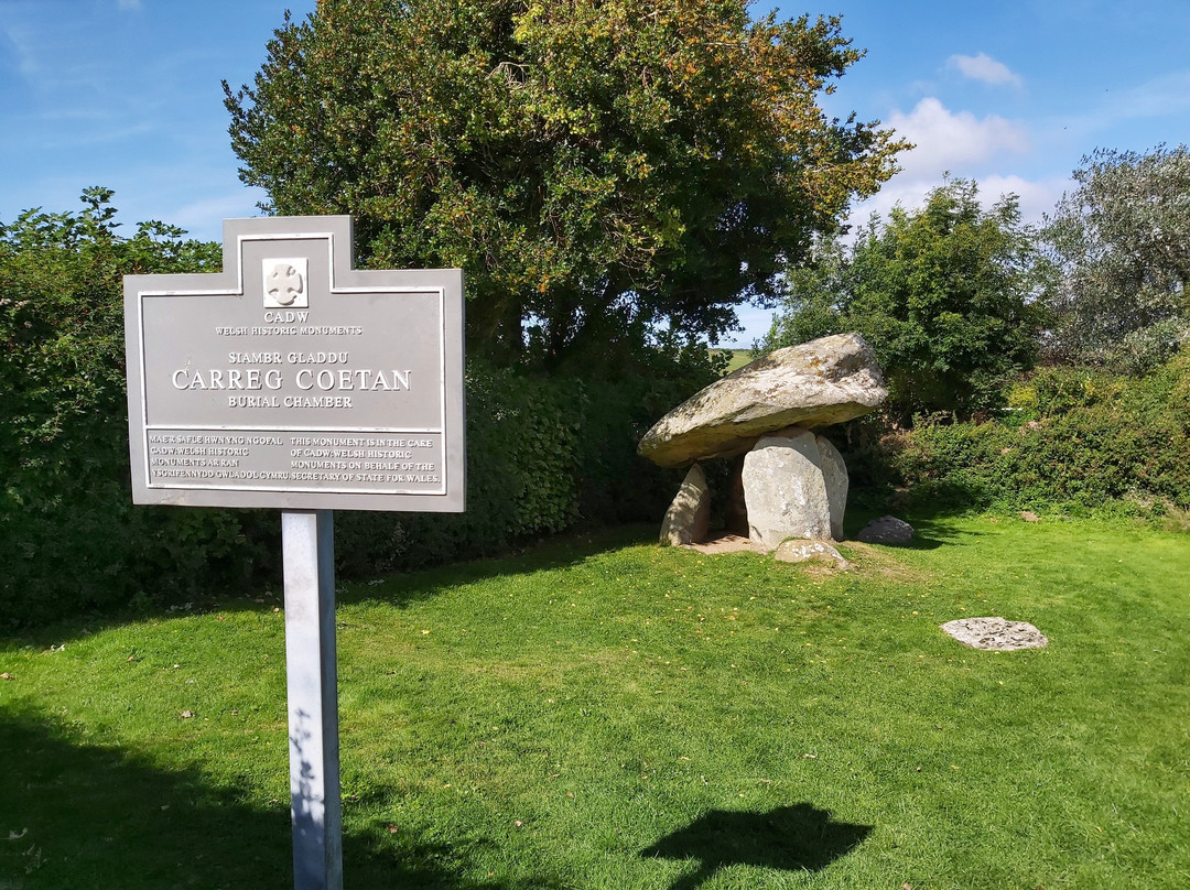 Carreg Coetan Burial Chamber-Newport -Trefdraeth必去景点