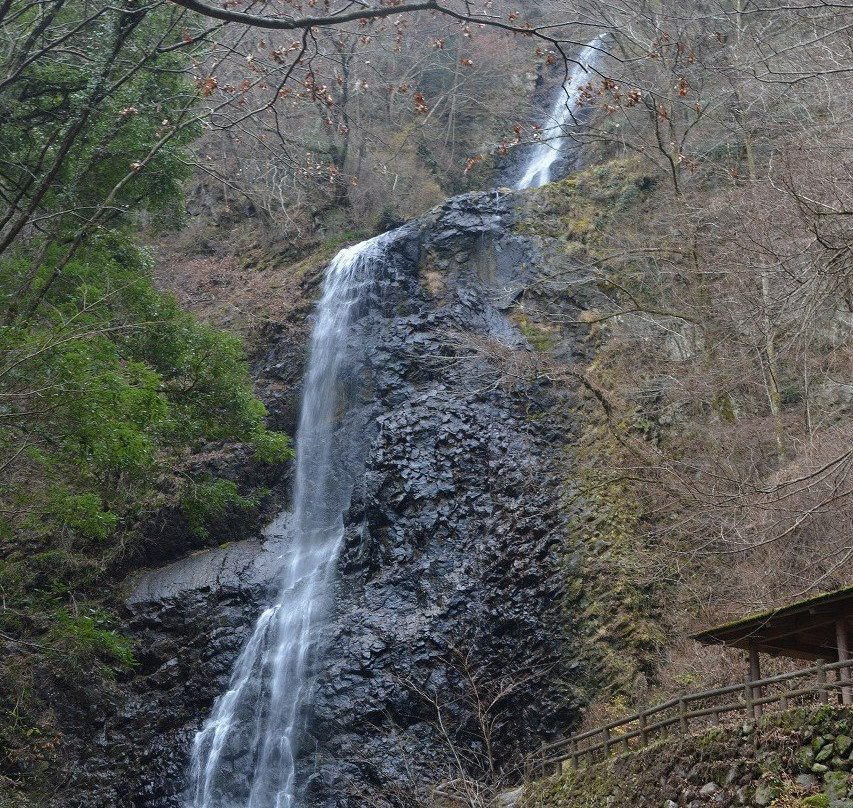 Shirainotaki Falls-东温市必去景点