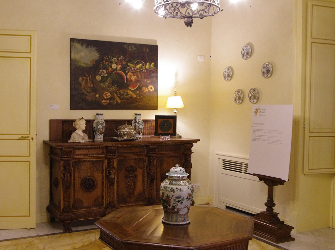 Palazzo Drago Airoldi di Santa Colomba景点图片
