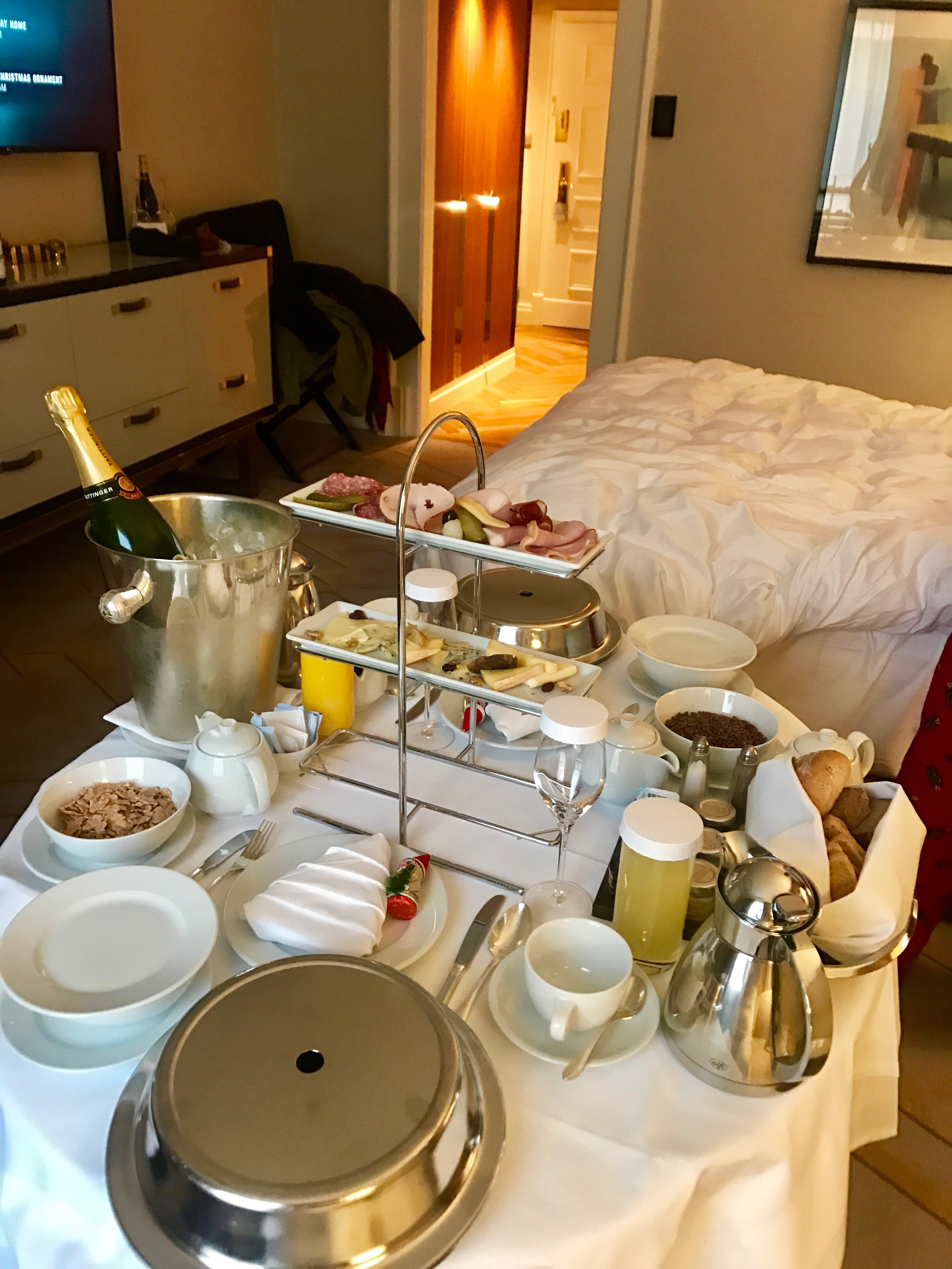 柏灵丽思卡尔顿酒店-餐饮