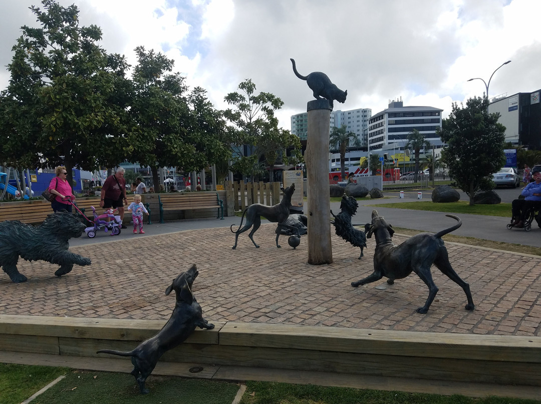 Hairy Maclary & Friends Tauranga Waterfront Sculpture景点图片
