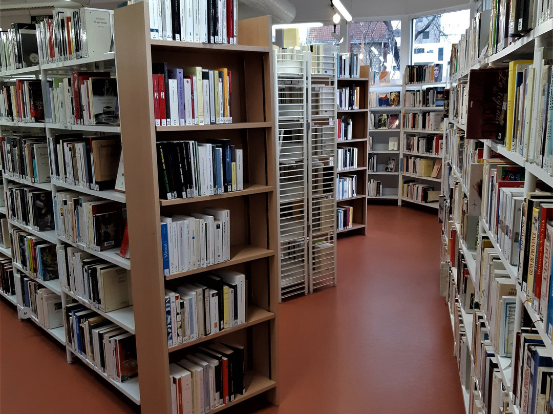 Bibliothèque Elsa Triolet-庞坦必去景点