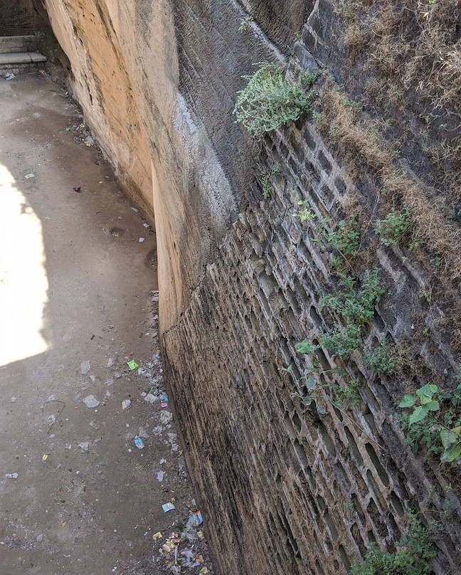 Navghan Kuvo-居那加德必去景点