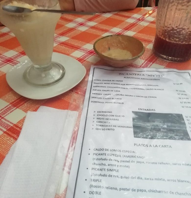 Jose Luis Bustamante District餐馆和美食-Picanteria Nieves