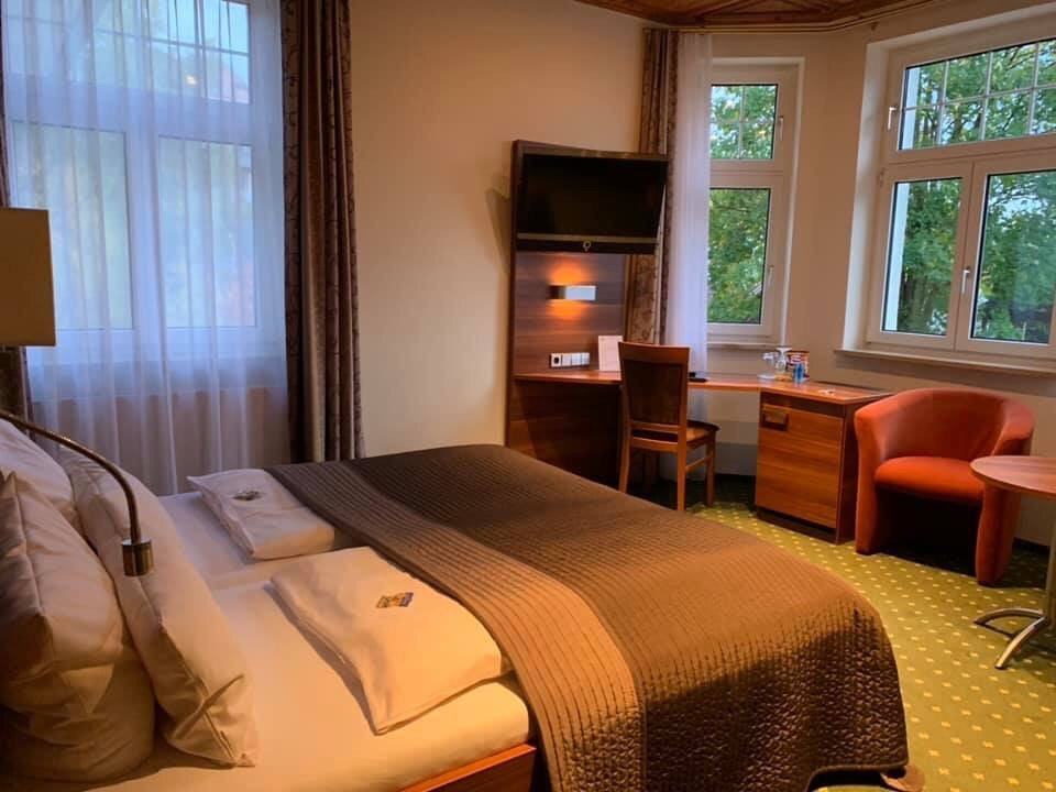 Hotel Schoengarten Garni主图
