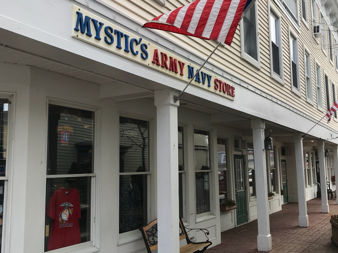 West Mystic旅游景点-Mystic Army Navy Store LLC