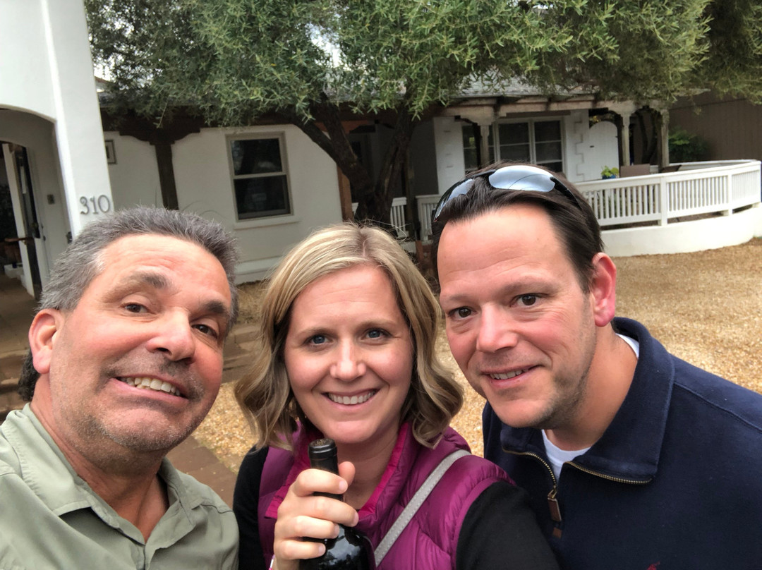 Tom's Secret Winery Tours景点图片