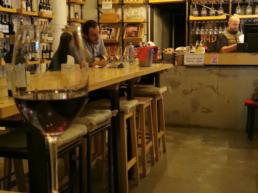 Industry Wine Bar景点图片