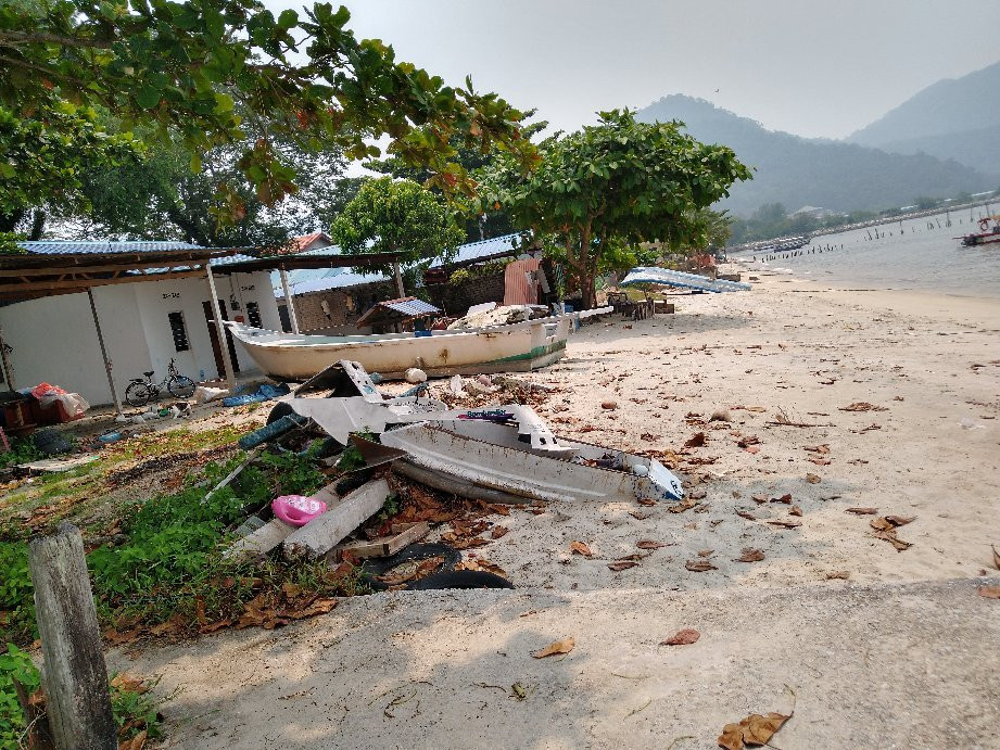 Teluk Bahang Beach景点图片