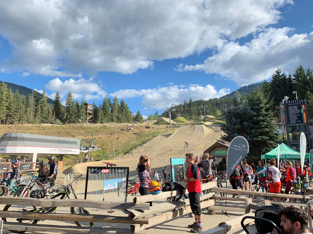 水晶套房酒店主图